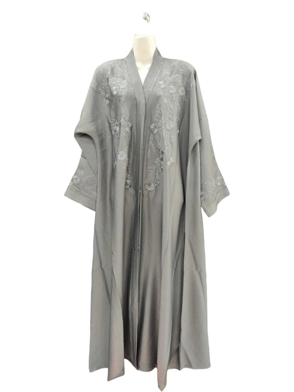 Zoom Front Embroidery Abayas - Image 3
